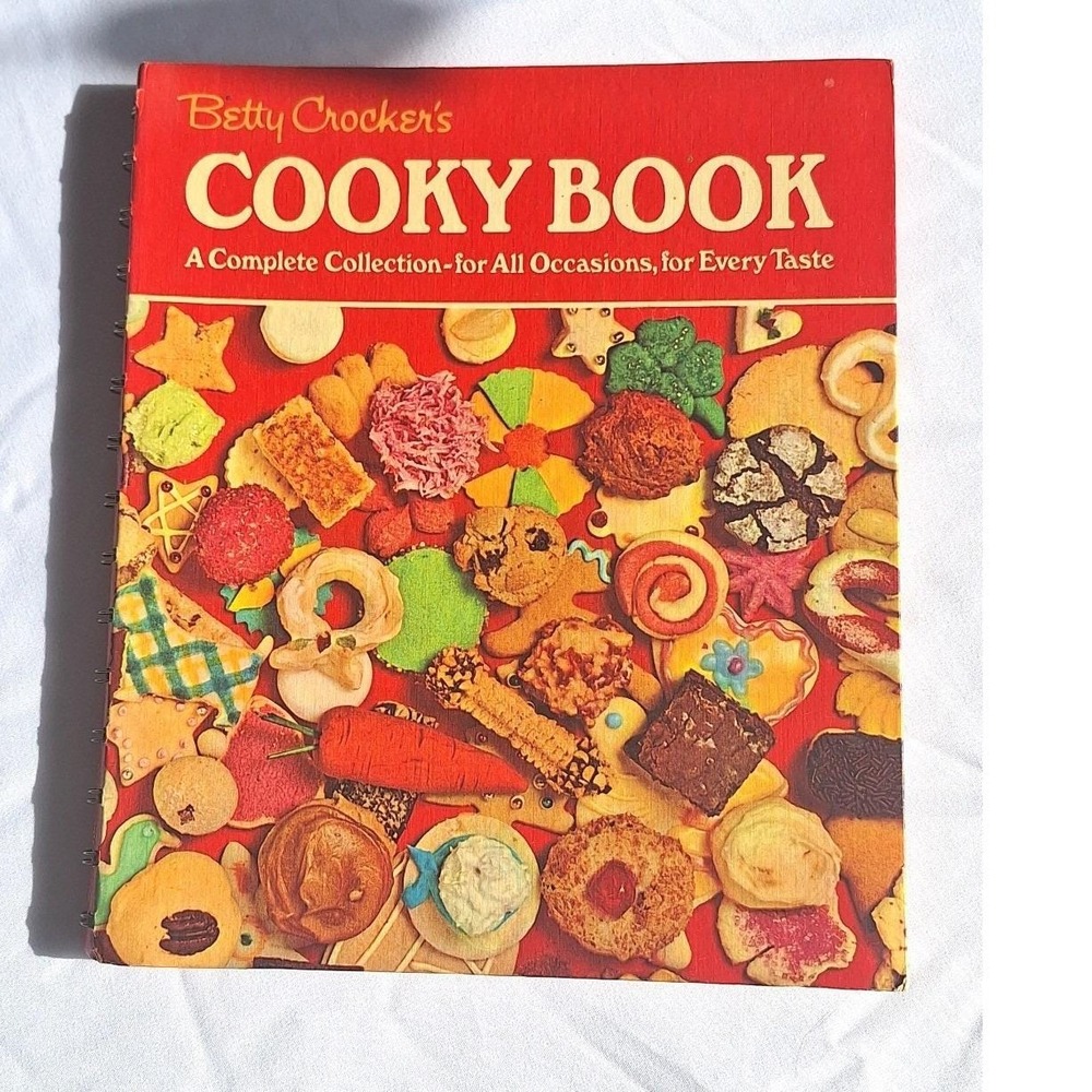 Betty Crocker's Cooky Book 1973 Vintage Hardcover Spiral Cookbook 14th Printing